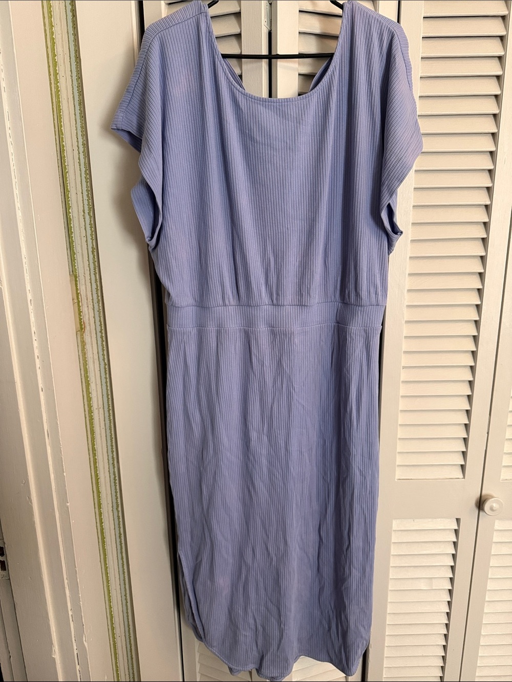 Lavender Ribbed Scoop-Neck Midi Dress